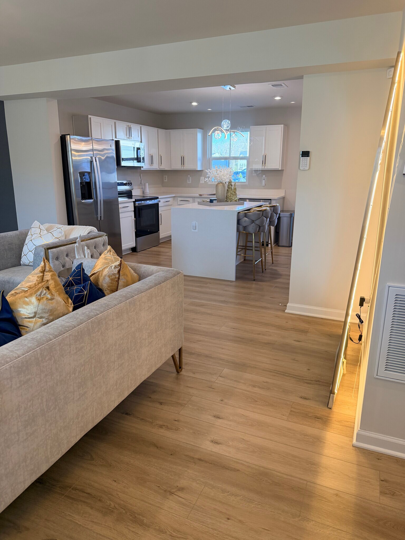 Building Photo - 7269 Statesman Blvd