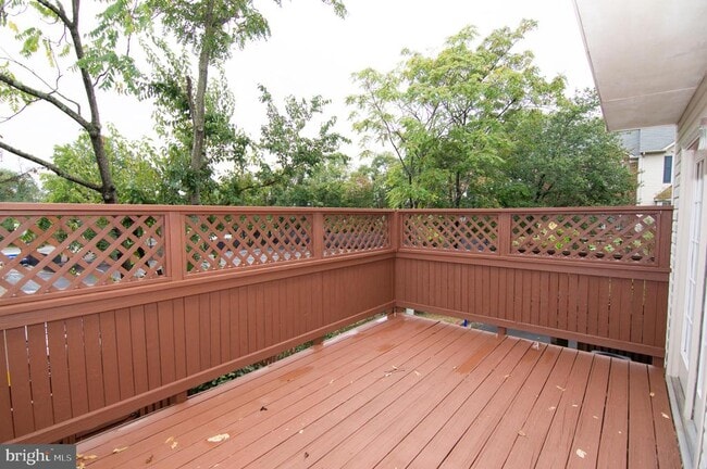 Building Photo - 110 Ingle Pl