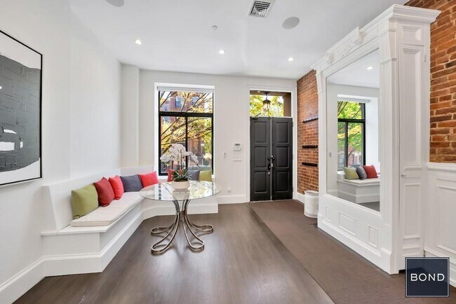 Building Photo - TURN KEY HARLEM TOWNHOUSE FOR RENT