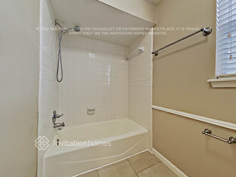 Building Photo - 15027 Pebble Bend Dr