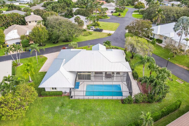 Building Photo - 8120 SE Waterway Dr