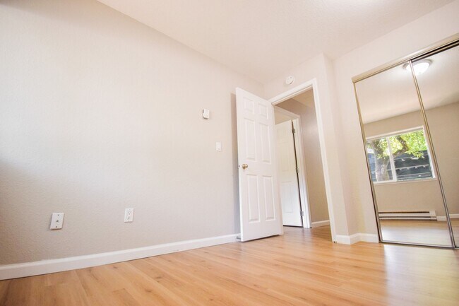 Building Photo - 9515 SW 146th Terrace