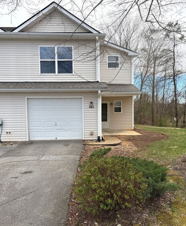 Building Photo - End Unit Townhome on Quiet Cul-De-Sac in Covington Crossing