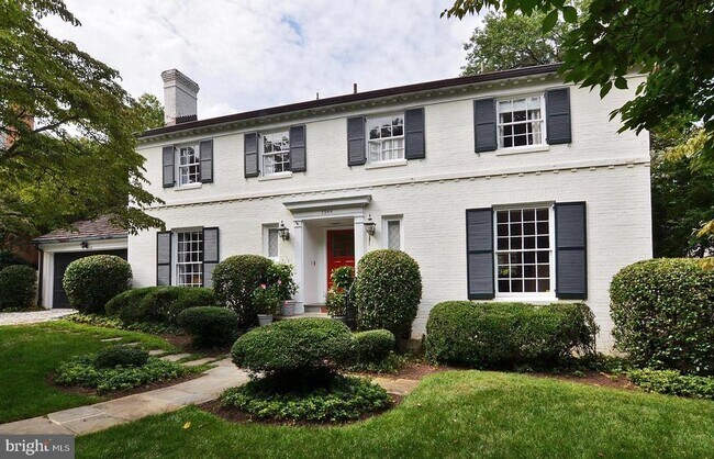 Building Photo - 5944 Searl Terrace