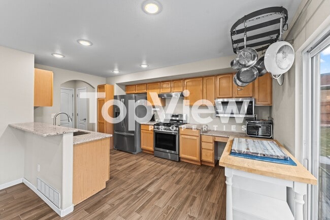 Building Photo - 10110 Clear Creek Rd