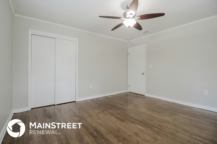 Building Photo - 1198 S Golf Lake Dr