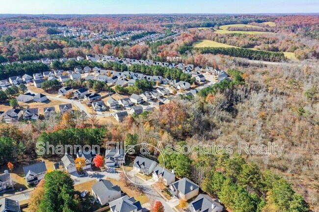 Building Photo - 137 Baywood Crossing