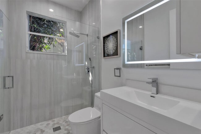 Building Photo - 4088 Briarcliff Cir