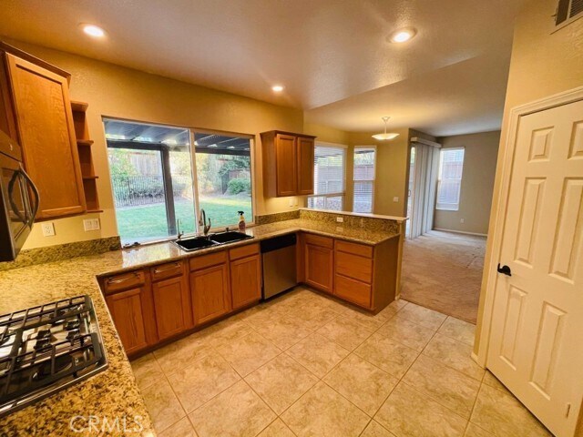 Building Photo - 42020 Dahlia Way