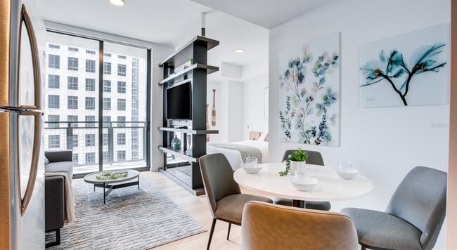 Building Photo - 434 N Orange Ave