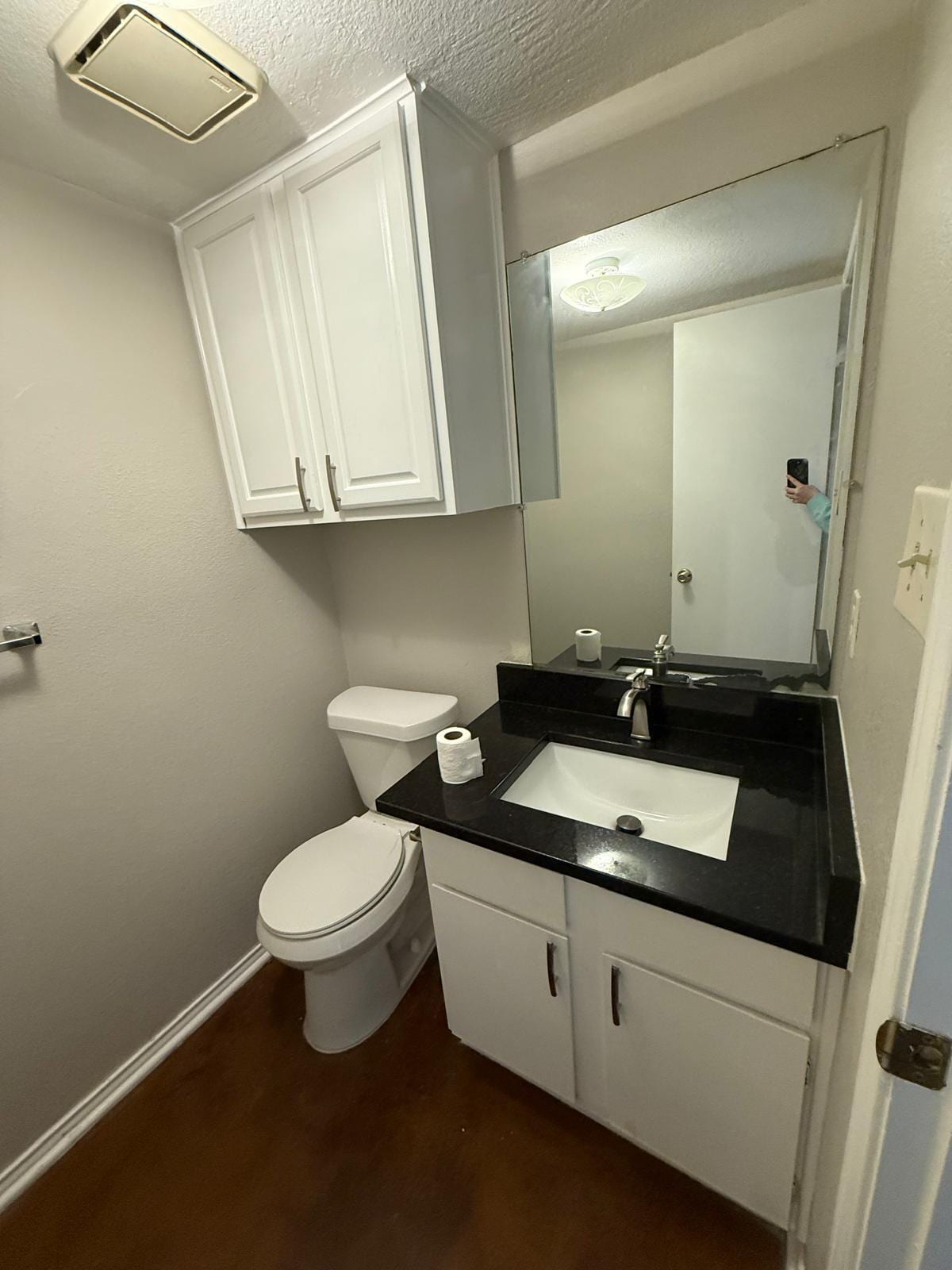 Building Photo - 213 Shrum Ct