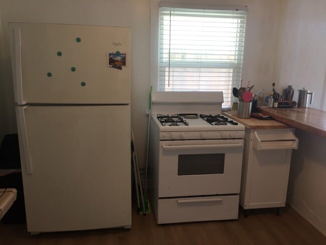 Building Photo - 104 N Guadalupe Ave