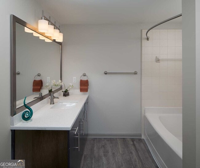 Building Photo - 960 East Paces Ferry Rd NE