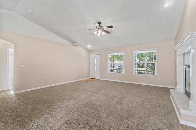 Building Photo - 1770 W Bellagio Dr