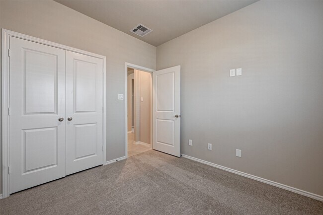 Building Photo - 32013 Towering Birch Trl