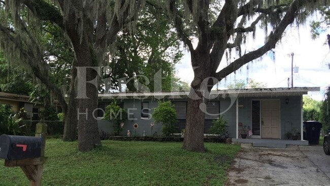 Building Photo - 8020 N Ola Ave