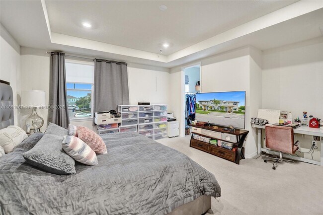 Building Photo - 4810 Eucalyptus Dr