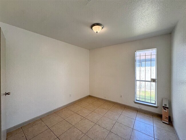 Building Photo - 4431 Yupon Ridge Dr