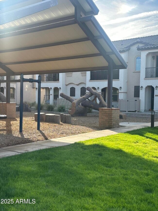 Building Photo - 782 S Olympic Dr