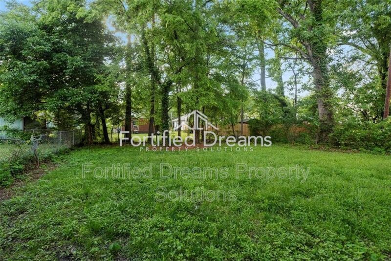 Building Photo - 712 Englewood St