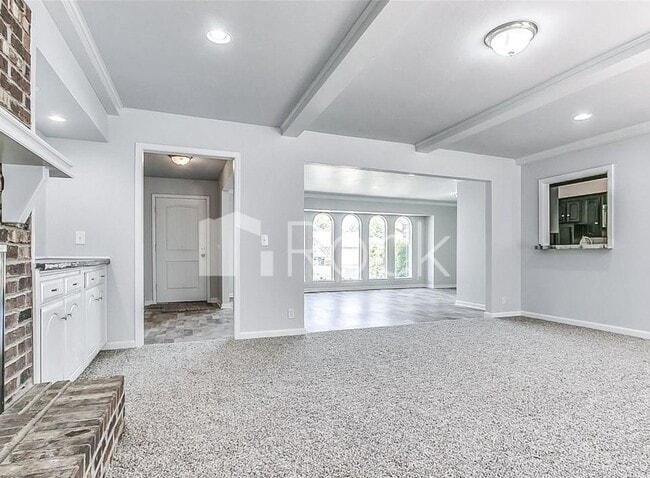 Building Photo - 12508 High Meadow Dr