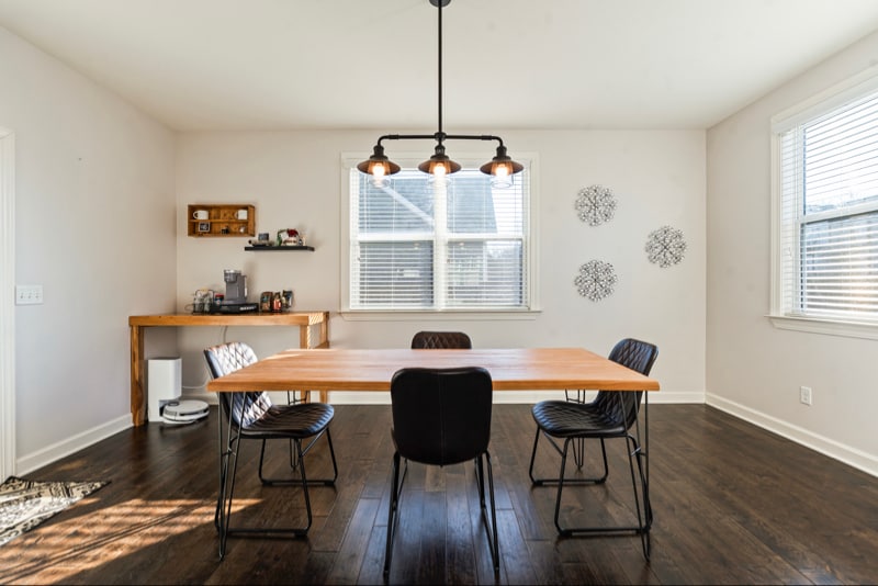 Building Photo - 705 Ellie Dr