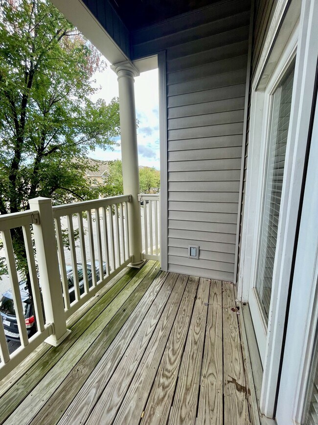 Building Photo - 100 Portico Street