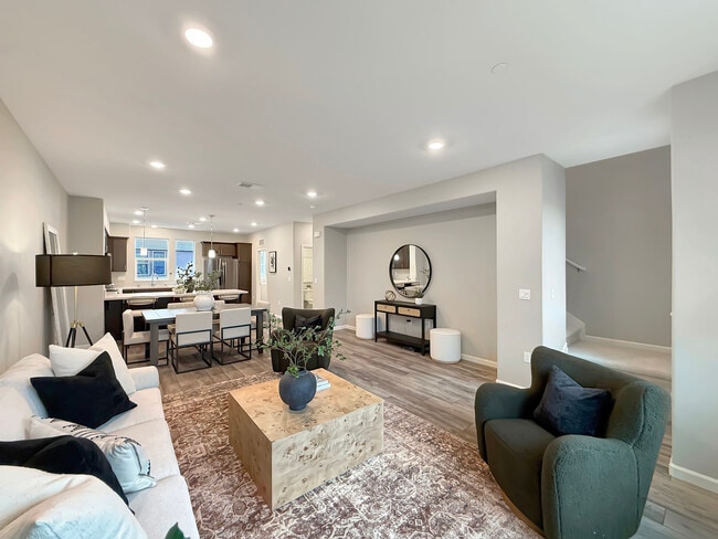 Building Photo - 262 Agustin Narvaez St