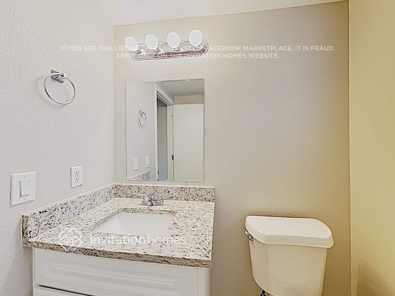 Building Photo - 5227 S Bahama Cir