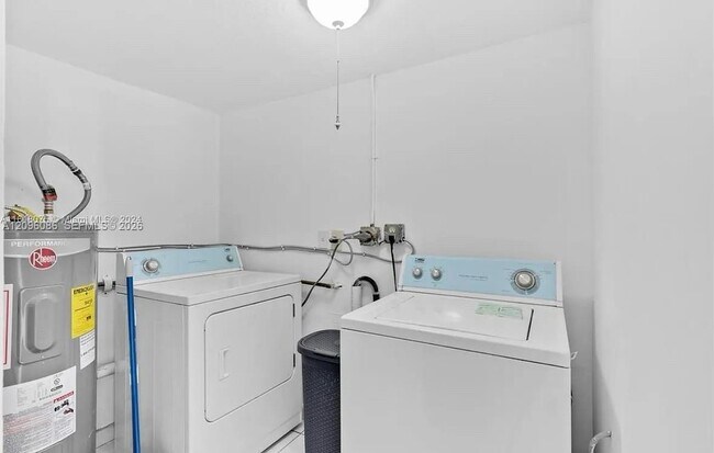 Building Photo - 6445 SW 22nd Ct