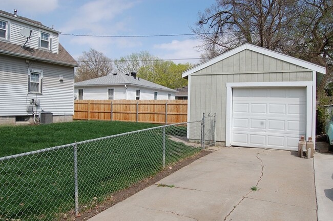 Building Photo - Great house in NE Lincoln!