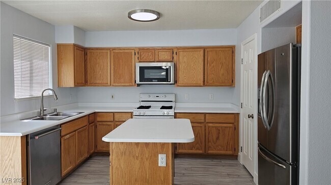 Building Photo - 7425 Jockey Ave