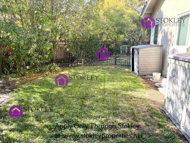 Building Photo - 231 Ivy Dr