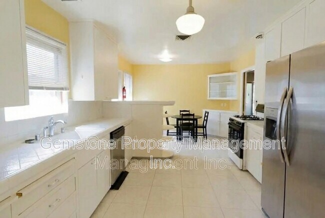 Building Photo - 4947 63rd St