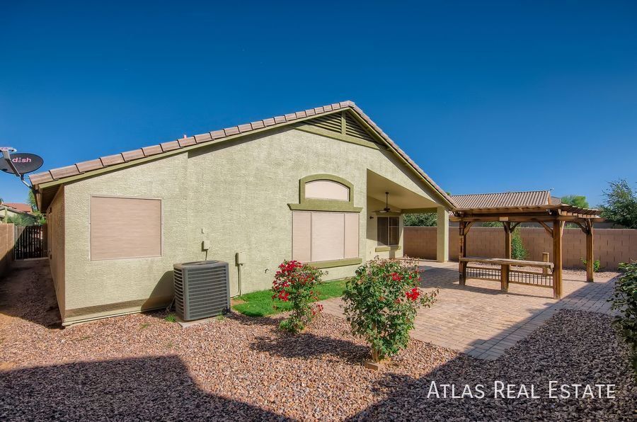 Building Photo - 1305 W Busa Dr