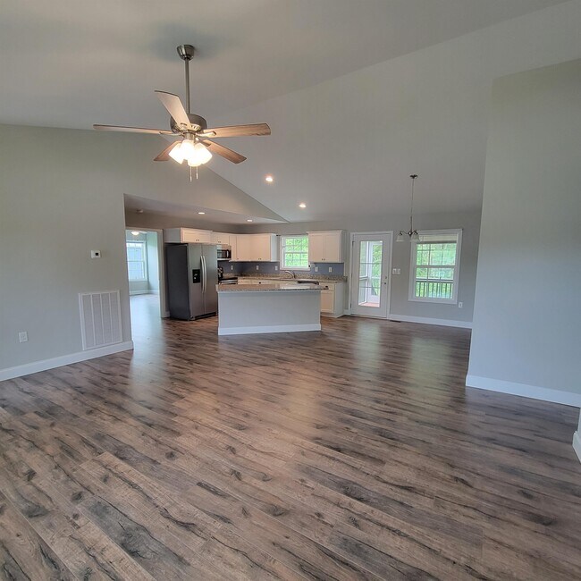 Building Photo - 27 Patrick Dr