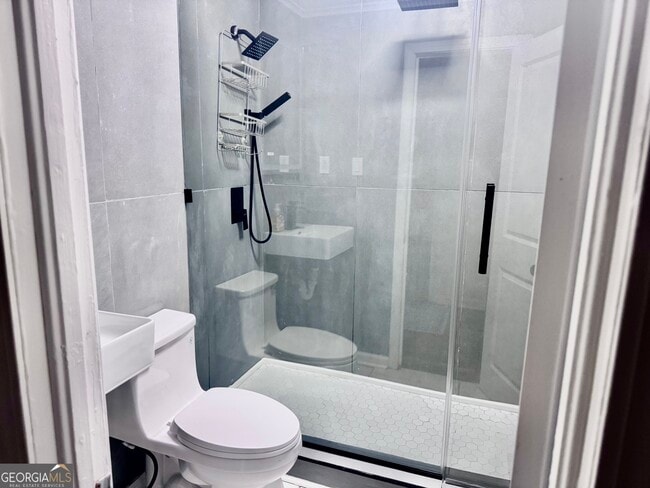 Building Photo - 2005 Clairmont Terrace NE