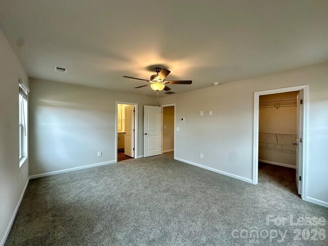 Building Photo - 4130 County Down Ave