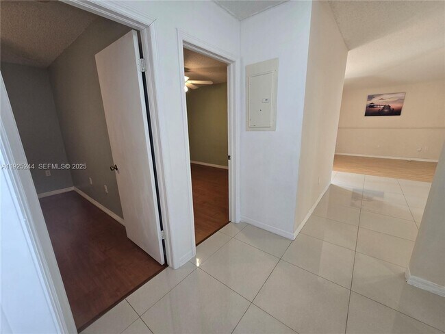 Building Photo - 894 NW 134th Pl