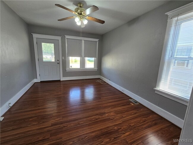 Building Photo - 409 Hawley St