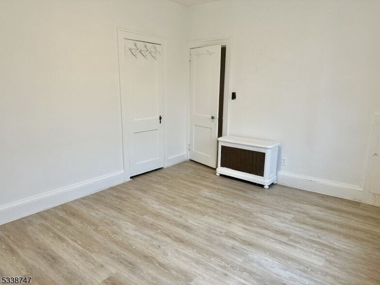 bedroom 2 - 69 W Mount Pleasant Ave