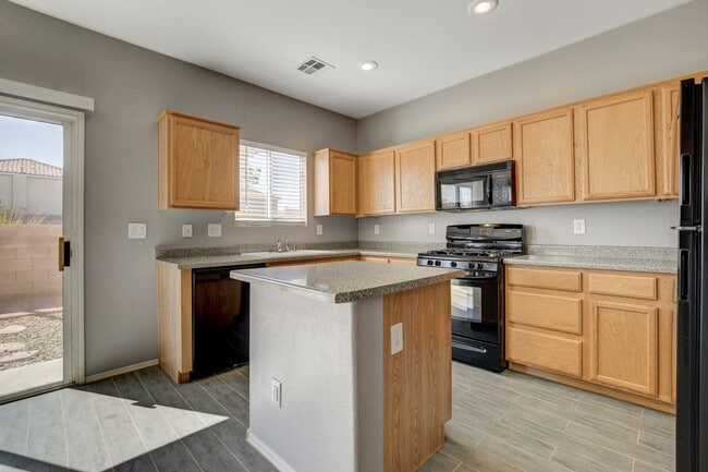 Building Photo - 4 Bedroom Home in the South West / 89139 Area