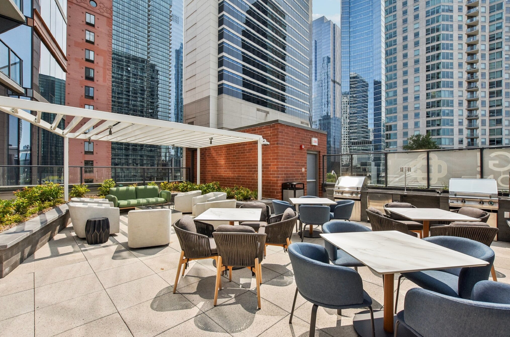 Building Photo - 345 N Canal St