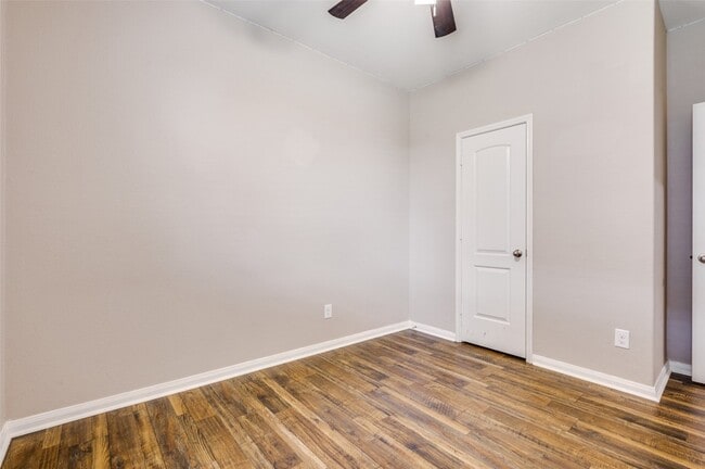 Building Photo - 3015 Watercrest Dr