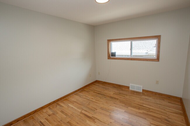 Building Photo - 409 Donna Bella Pl