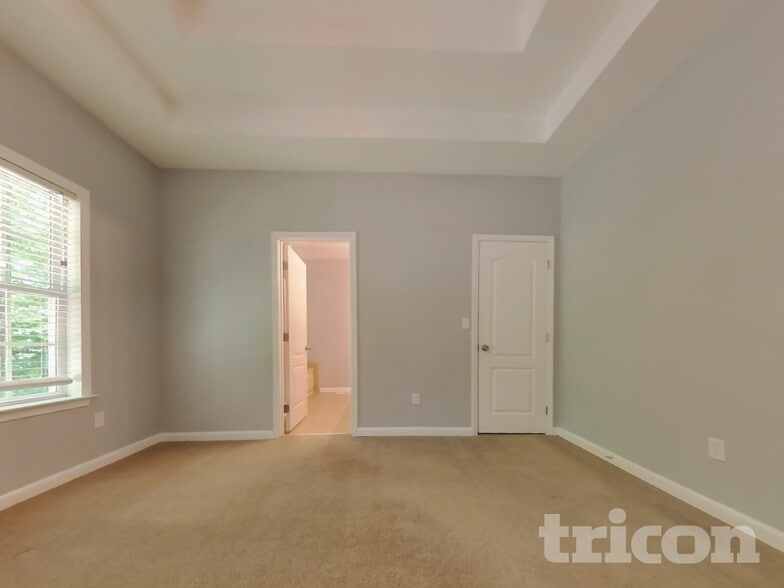 Building Photo - 3029 Lakeview Pkwy