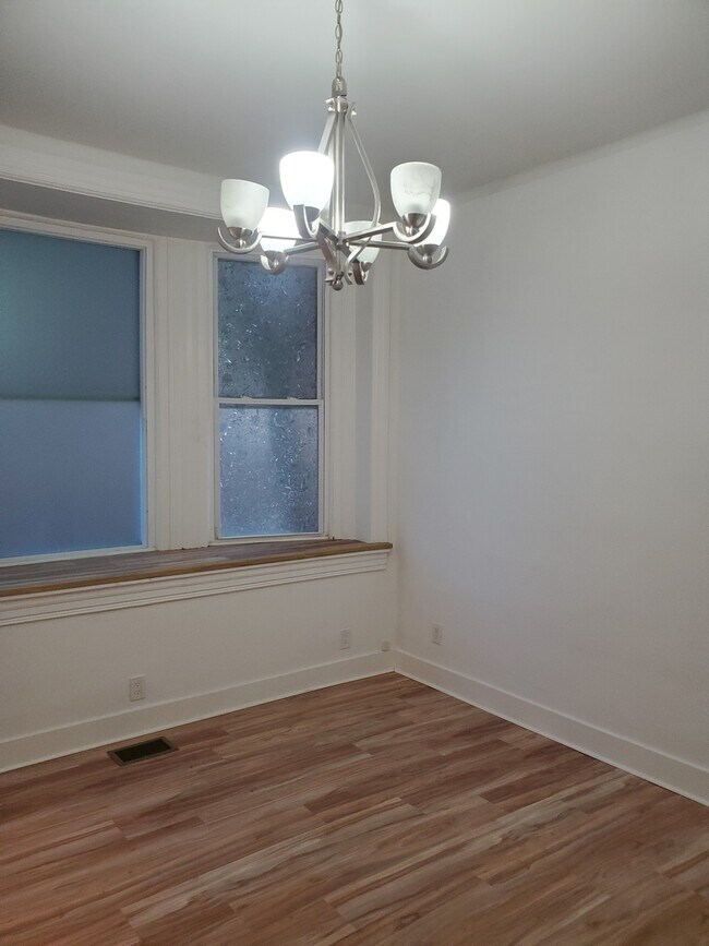 Bdrm #1 - 4614 Chester Ave