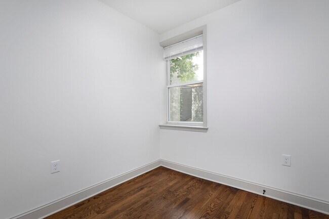 Building Photo - 2226 N Sydenham St