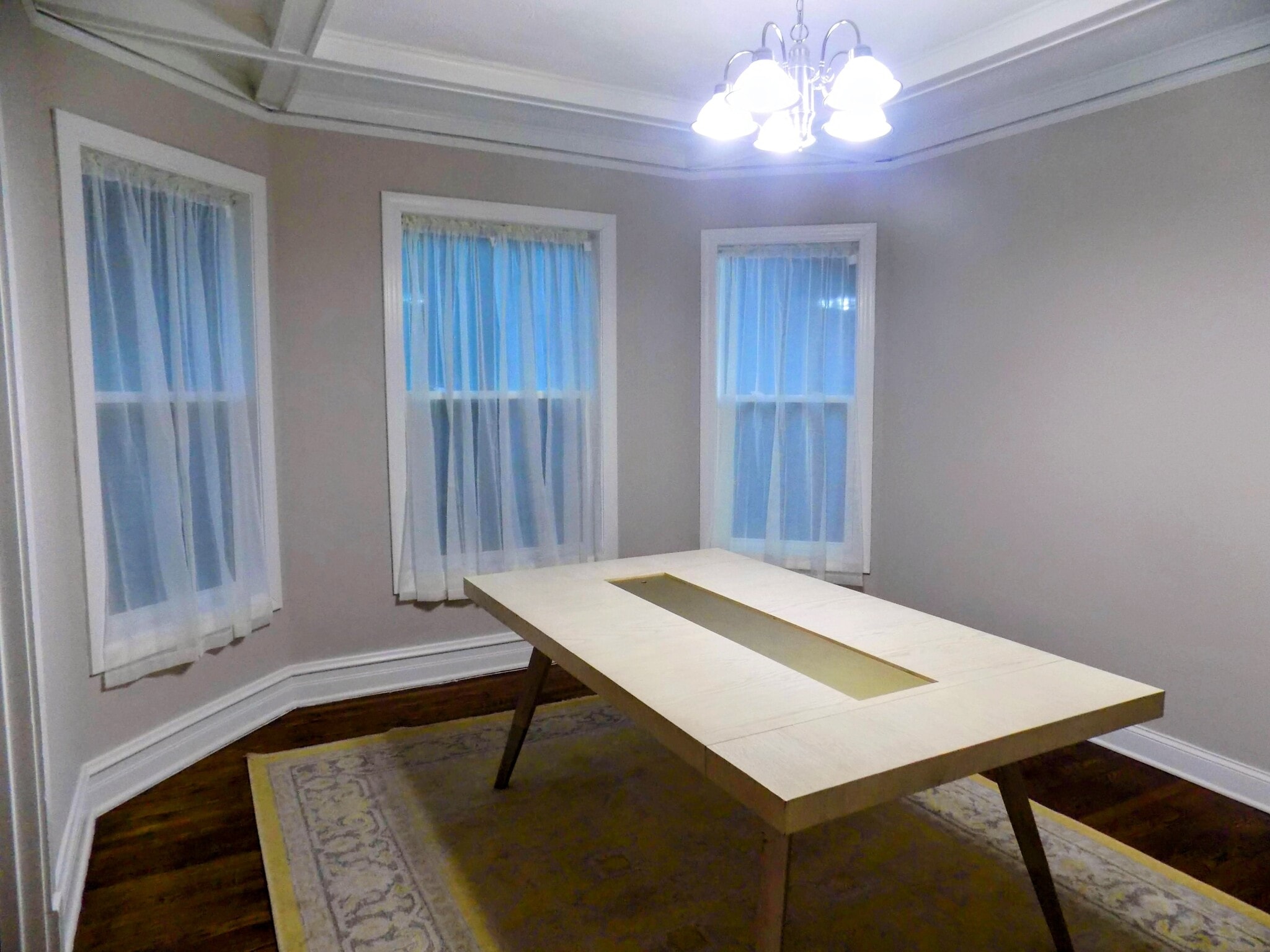 Building Photo - 434 N Pine Ave