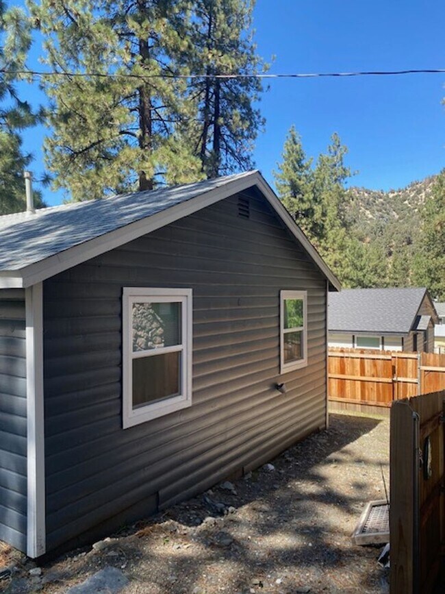 Building Photo - WRIGHTWOOD HOME